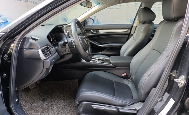 
								Honda Accord Hybrid full									