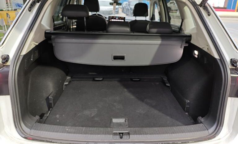 
								Volkswagen Tayron full									