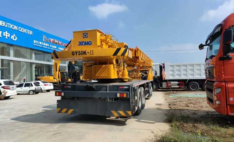 
								XCMG QY50K-II truck crane full									