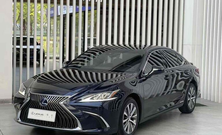
								Lexus ES 2020 (Imported) 300h Premium Edition full									