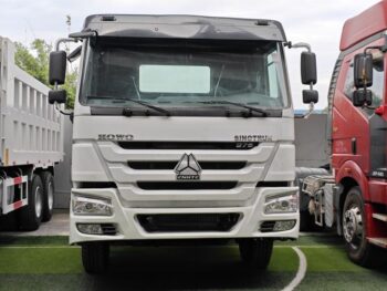 Tractor: HOWO 6×4 tractor