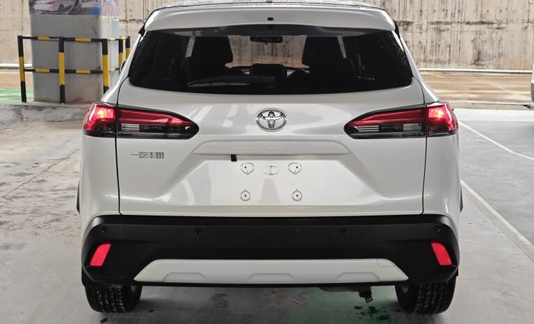 
								Toyota Corolla Cross full									