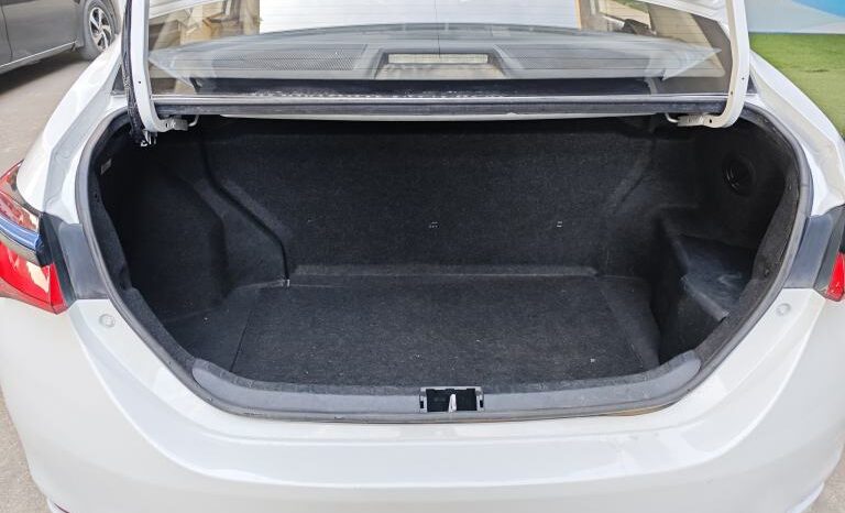 
								Toyota Corolla Hybrid E+ full									