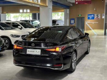 Lexus ES 2022 model 300h Premium Edition