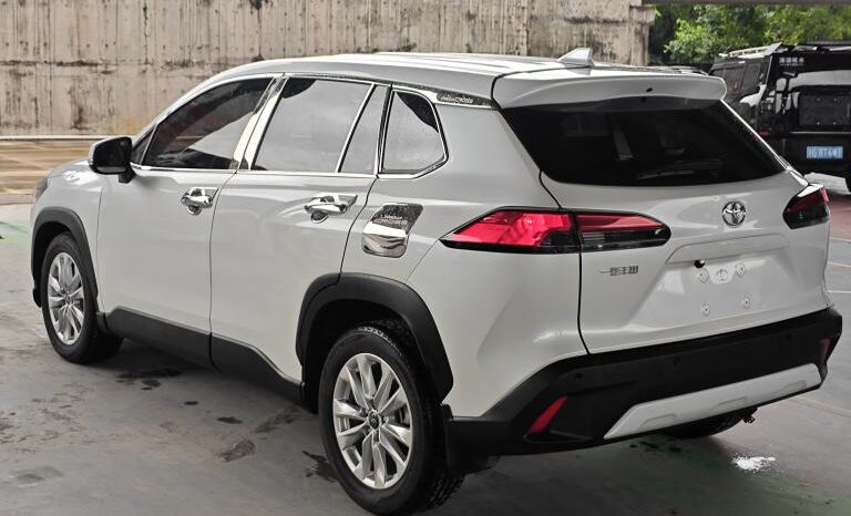 
								Toyota Corolla Cross full									