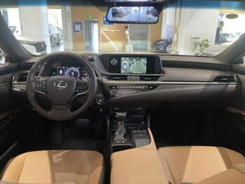 Lexus ES 2018 300h Premium Edition, National VI