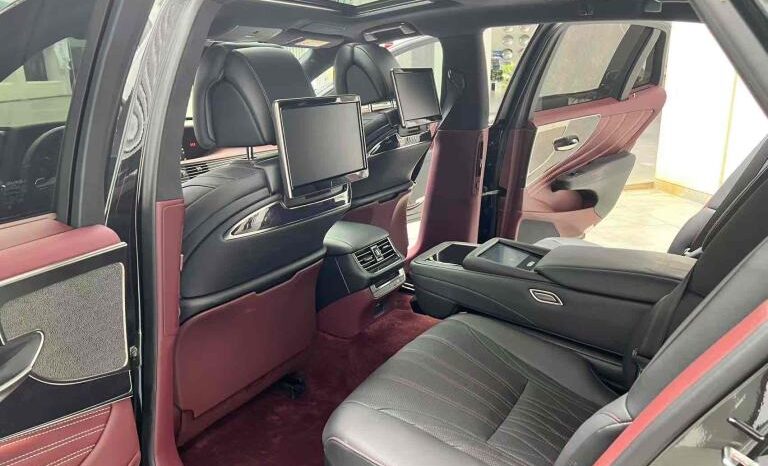 
								Lexus LS 2018 model 500h Executive Edition, National V full									