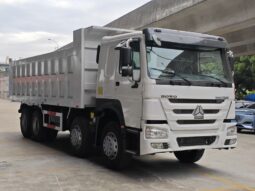 
										Dump truck HOWO 8×4 dump truck full									