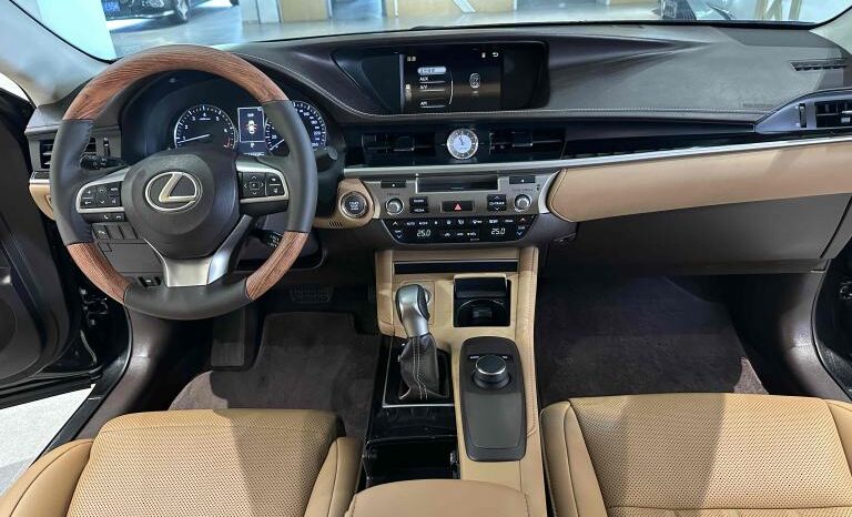 
								Lexus ES 2015 200 Comfort Edition full									