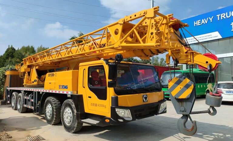 
								XCMG QY50K-II truck crane full									