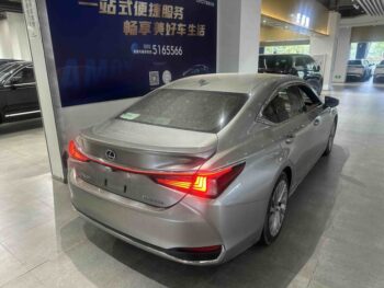 Lexus ES 2018 model 300h Executive Edition, National V