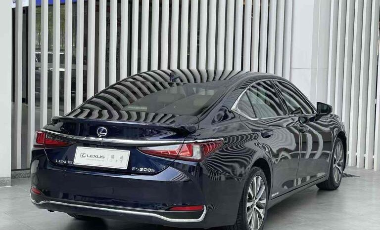 
								Lexus ES 2020 (Imported) 300h Premium Edition full									