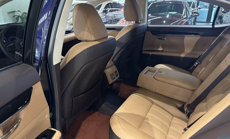 
								Lexus ES 2015 200 Comfort Edition full									