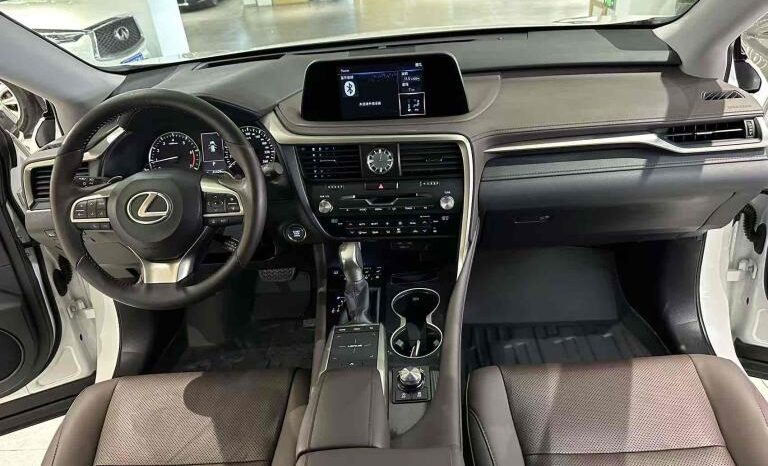 
								Lexus RX 2020 facelift 300 four-wheel drive Elegance edition full									