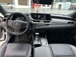 
										Lexus ES 2018 300h Premium Edition, National VI full									