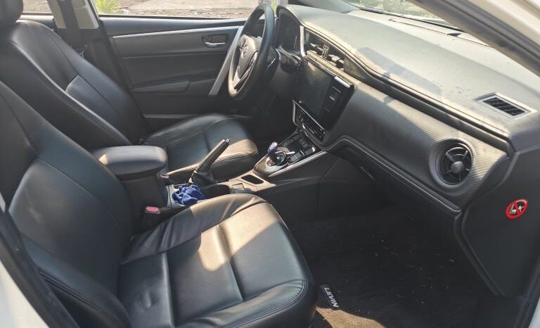 
								Toyota Lei Ling Hybrid full									