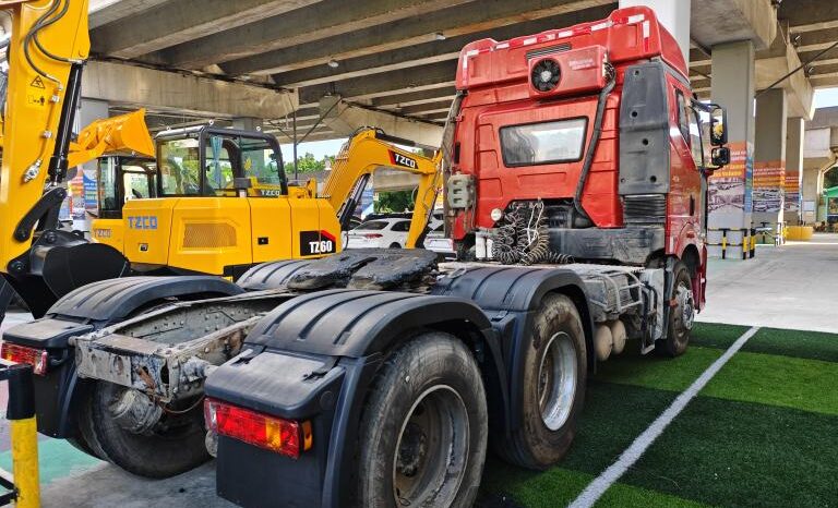 
								Tractor – Jiefang CA4250P66K24T1A1E6 tractor full									