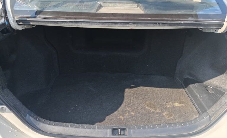 
								Toyota Lei Ling Hybrid full									