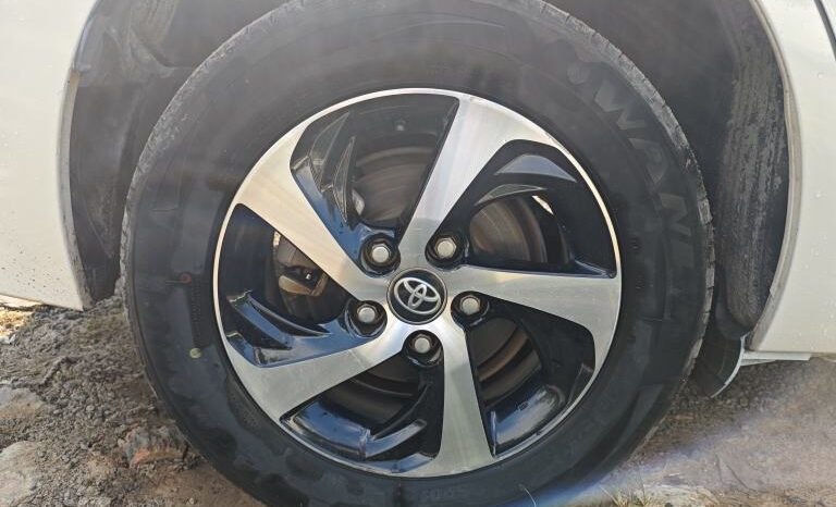 
								Toyota Lei Ling Hybrid full									