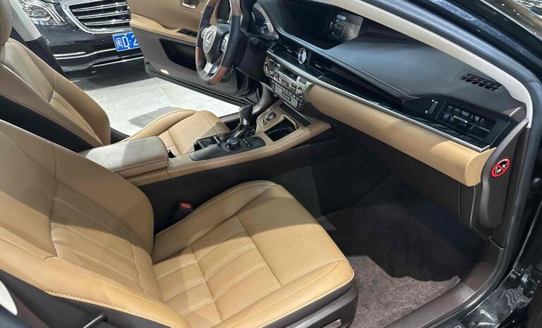 
								Lexus ES 2015 200 Comfort Edition full									