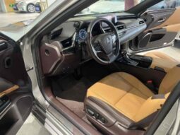 
										Lexus ES 2018 300h Premium Edition, National VI full									