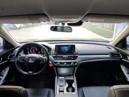 
										Honda Accord Hybrid full									