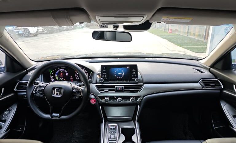 
								Honda Accord Hybrid full									