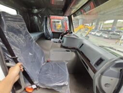 
										Tractor: HOWO 6×4 tractor full									