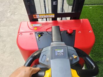 [New vehicle] Pallet stacking vehicle, electric type