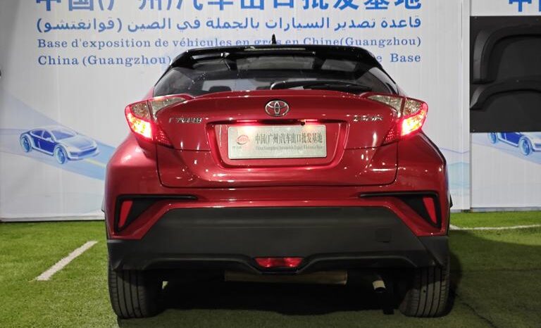 
								Toyota C-HR full									